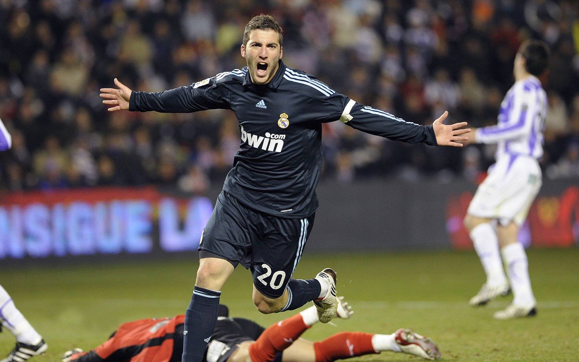 切尔西状态不佳,欧冠前景堪忧,2-2平卡拉巴赫,卡拉宝切尔西赞助几年